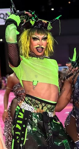Yvie Oddly